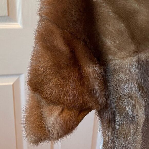 VINTAGE MINK STOLE IN FAWN COLOR BY BAMBERGER’S FUR SALON - Picture 5 of 10